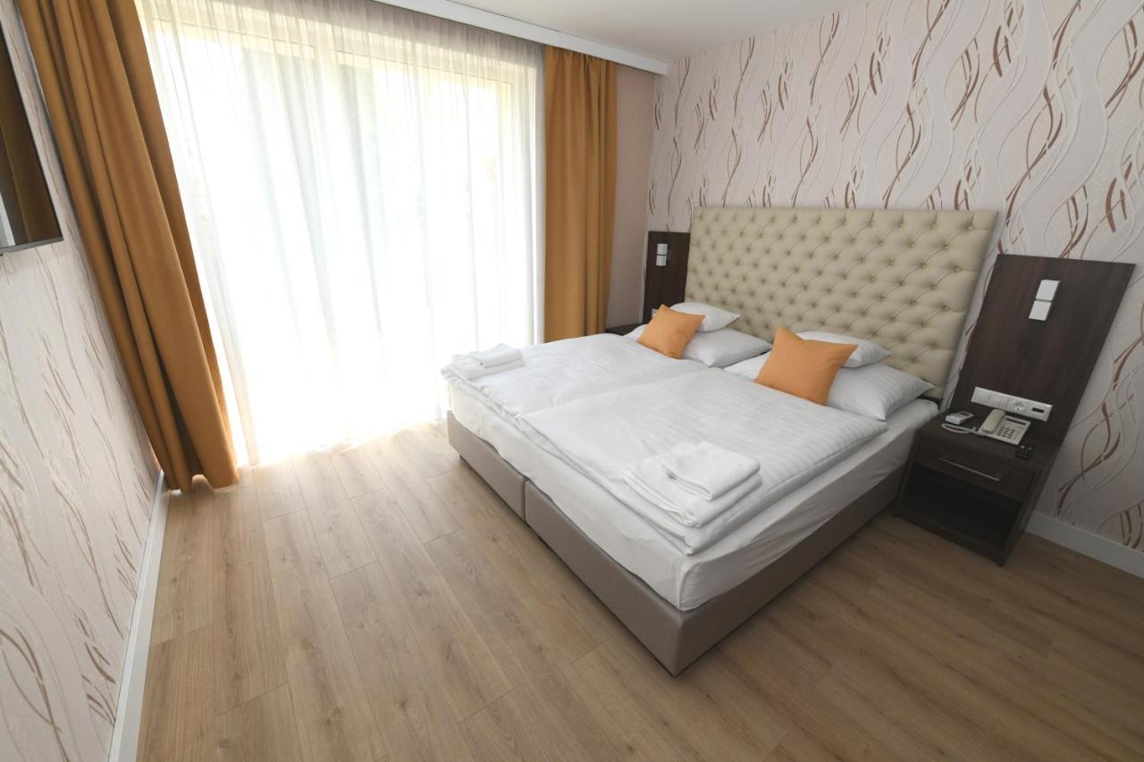 Jade Hotel-Ezüsthíd Hotel Veszprém Kültér fotó