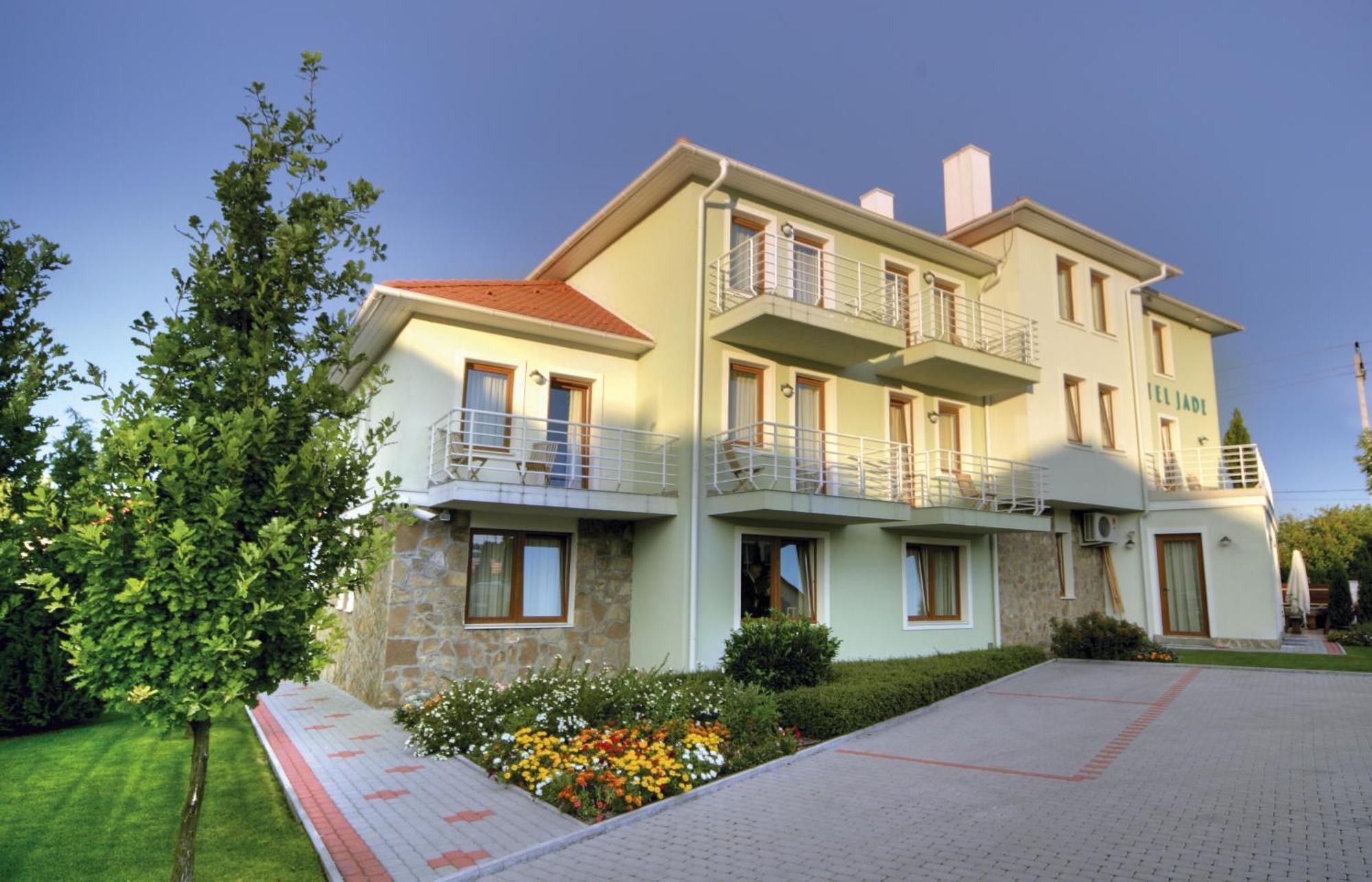 Jade Hotel-Ezüsthíd Hotel Veszprém Kültér fotó