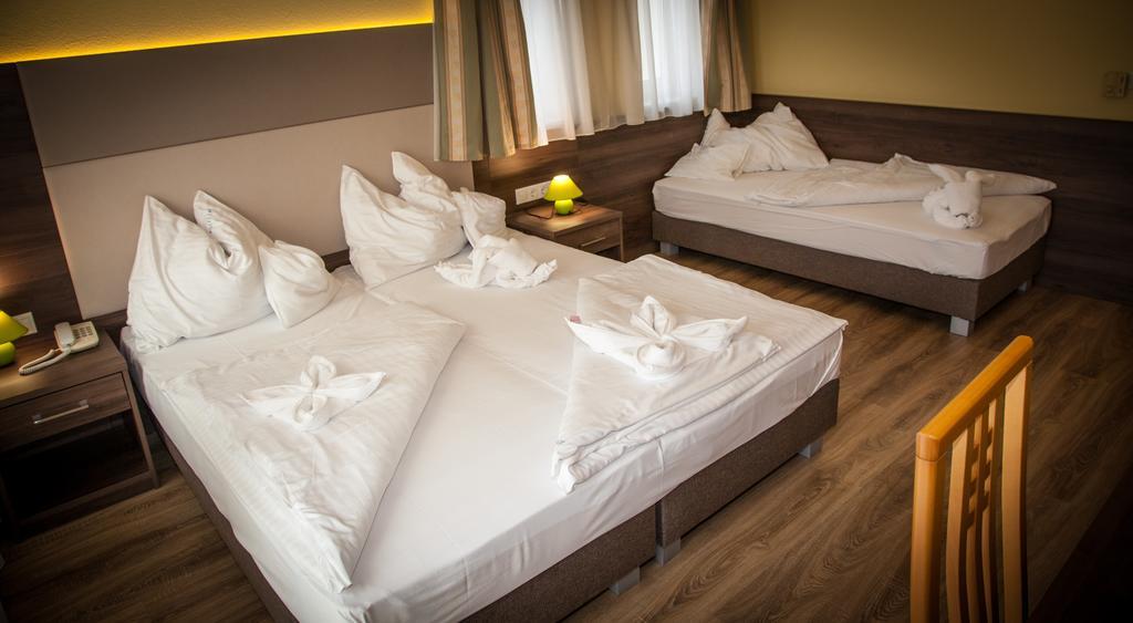 Jade Hotel-Ezüsthíd Hotel Veszprém Kültér fotó