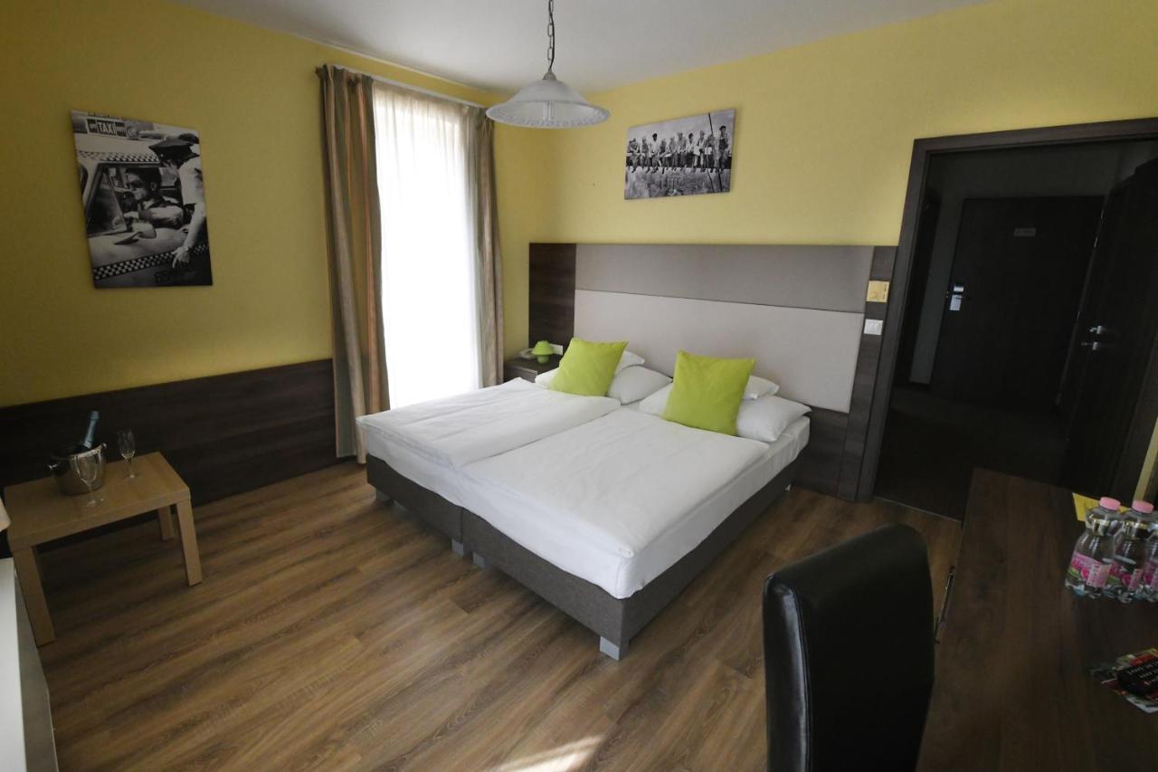 Jade Hotel-Ezüsthíd Hotel Veszprém Kültér fotó