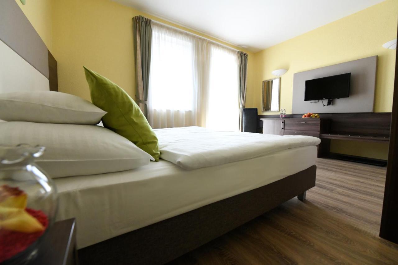 Jade Hotel-Ezüsthíd Hotel Veszprém Kültér fotó