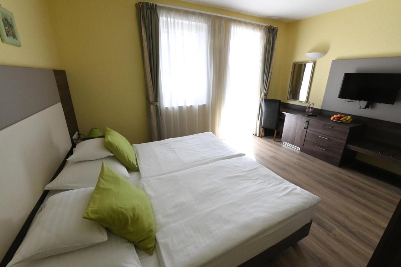 Jade Hotel-Ezüsthíd Hotel Veszprém Kültér fotó