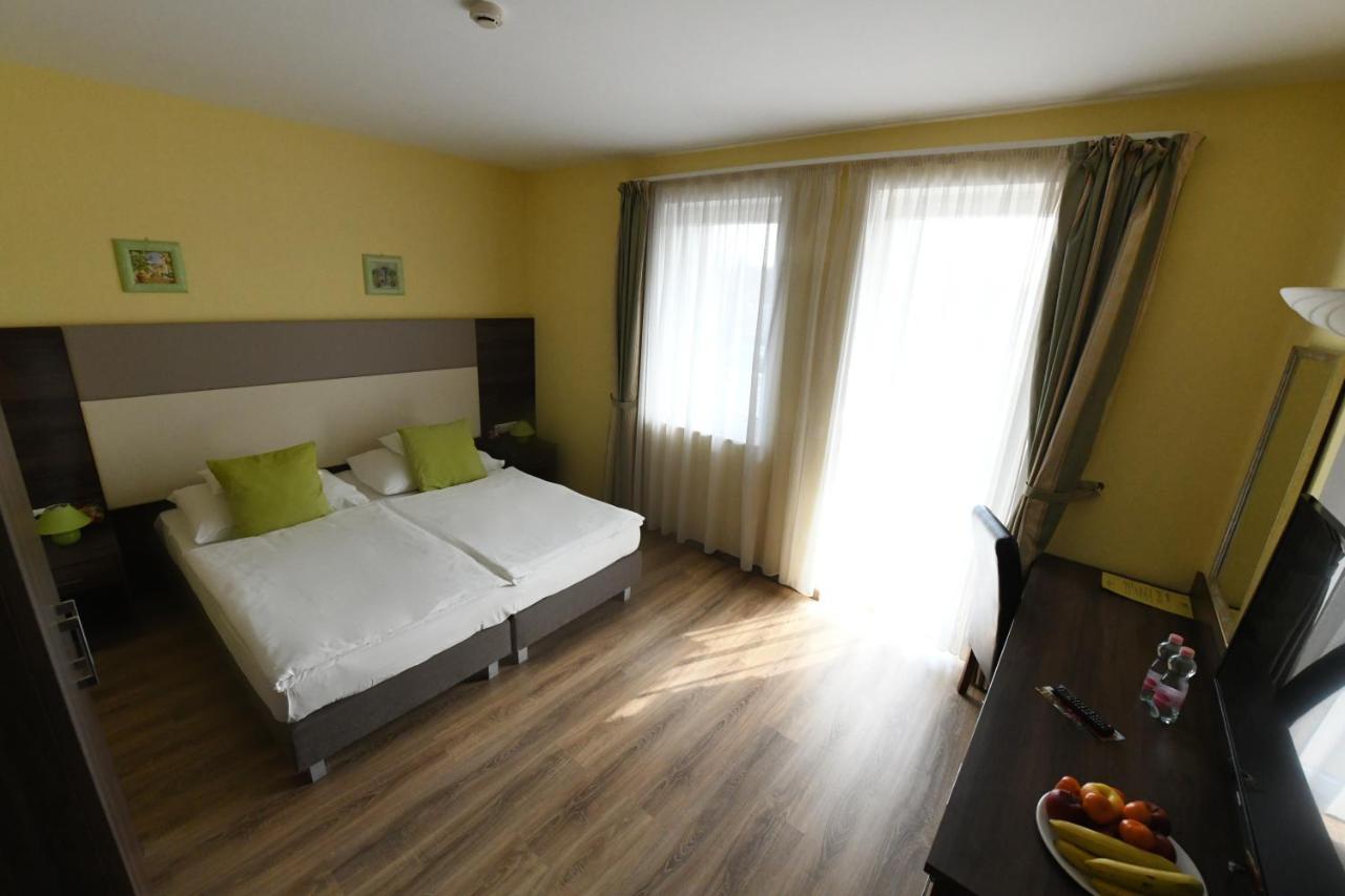 Jade Hotel-Ezüsthíd Hotel Veszprém Kültér fotó