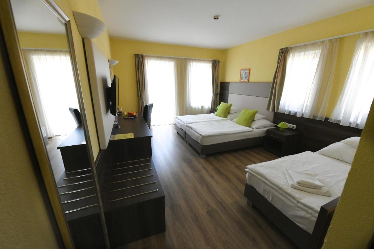 Jade Hotel-Ezüsthíd Hotel Veszprém Kültér fotó