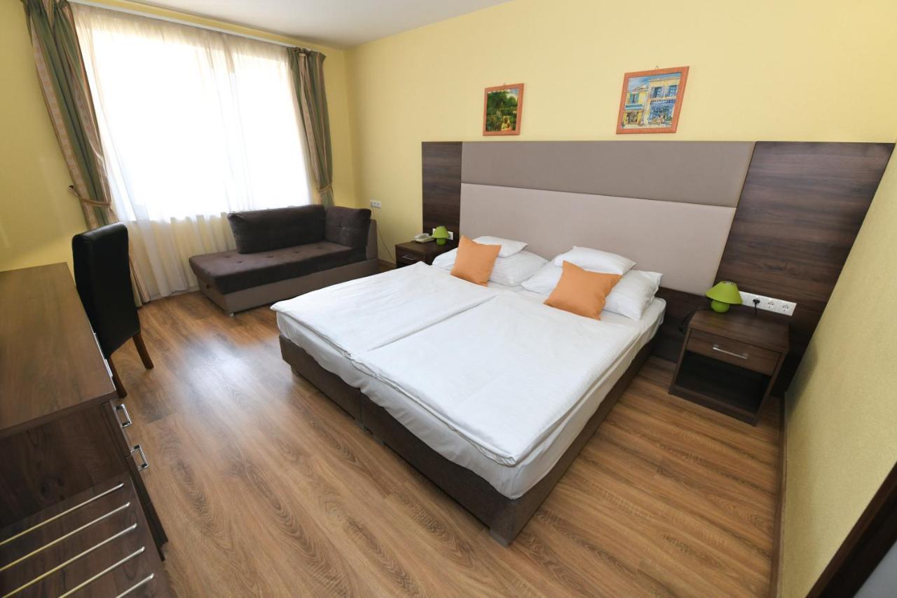 Jade Hotel-Ezüsthíd Hotel Veszprém Kültér fotó