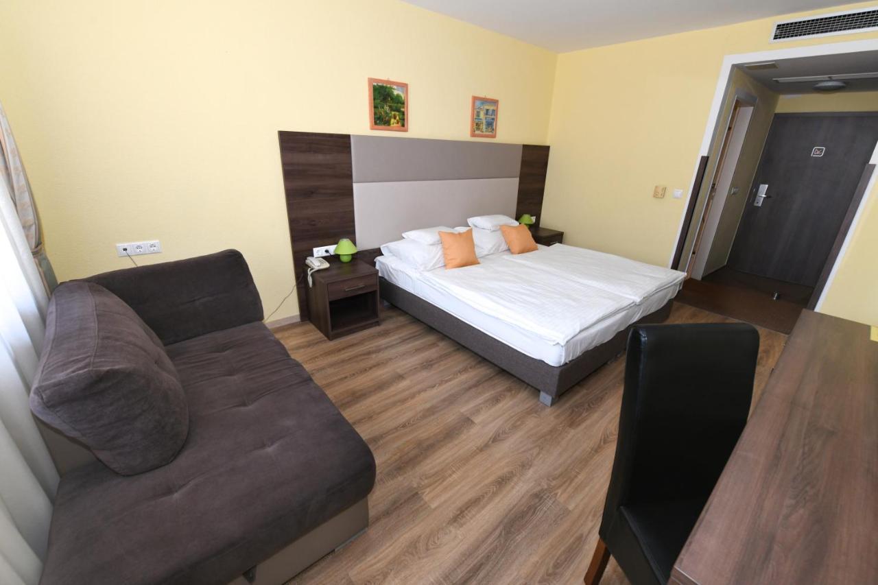 Jade Hotel-Ezüsthíd Hotel Veszprém Kültér fotó