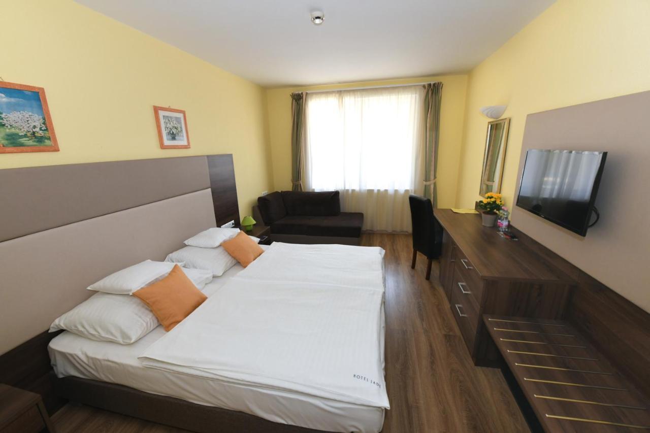 Jade Hotel-Ezüsthíd Hotel Veszprém Kültér fotó