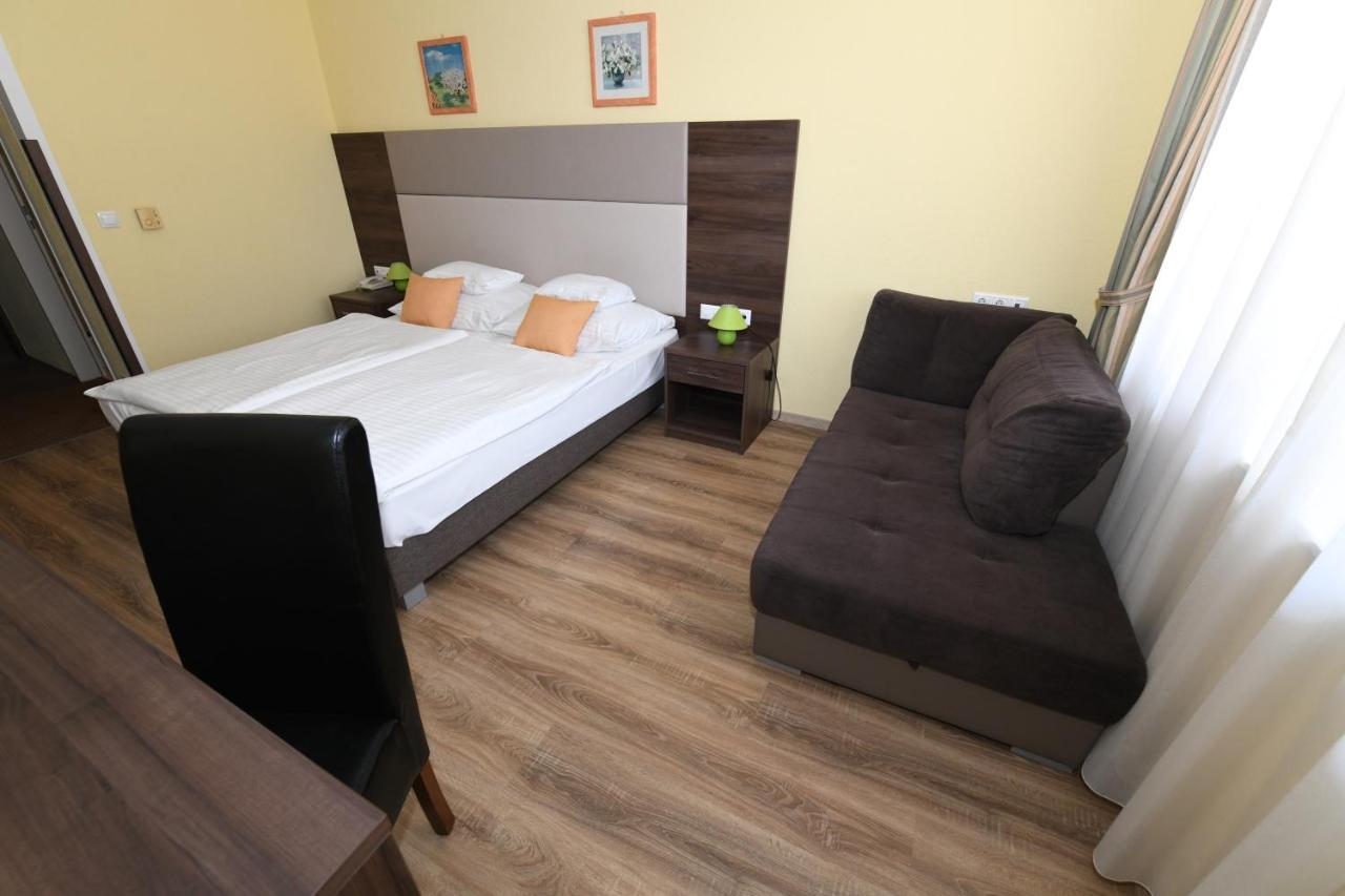 Jade Hotel-Ezüsthíd Hotel Veszprém Kültér fotó