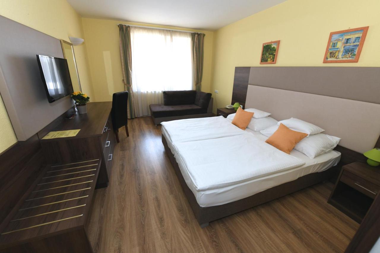 Jade Hotel-Ezüsthíd Hotel Veszprém Kültér fotó